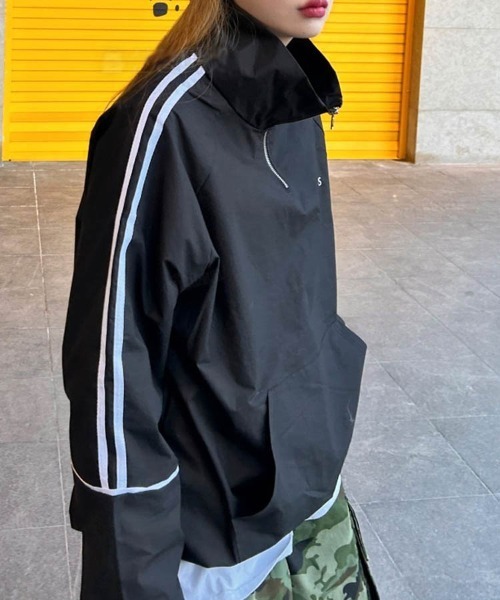 Dalfwin（ダールフィン）の「韓国ファッションGENIUSラインハーフジップトラックジャケット（ブルゾン・レディース・ホワイト/ブラック/レッド・FREE）」の3枚目の写真