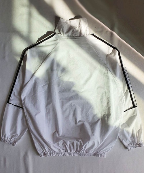 Dalfwin（ダールフィン）の「韓国ファッションGENIUSラインハーフジップトラックジャケット（ブルゾン・レディース・ホワイト/ブラック/レッド・FREE）」の5枚目の写真