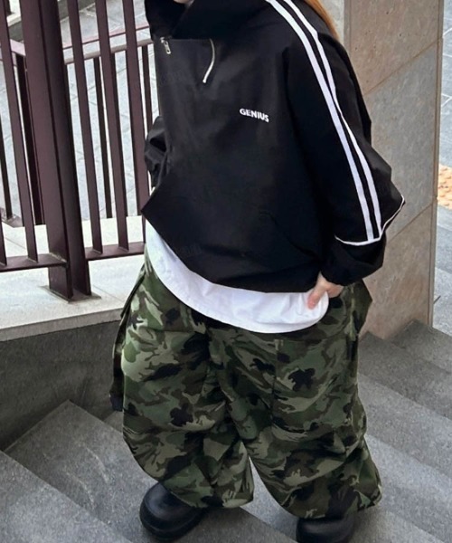 Dalfwin（ダールフィン）の「韓国ファッションGENIUSラインハーフジップトラックジャケット（ブルゾン・レディース・ホワイト/ブラック/レッド・FREE）」の6枚目の写真