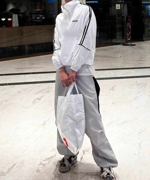 Dalfwin（ダールフィン）の「韓国ファッションGENIUSラインハーフジップトラックジャケット（ブルゾン・レディース・ホワイト/ブラック/レッド・FREE）」の9枚目の写真