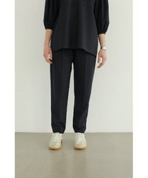 TUCK TAPERED PANTS