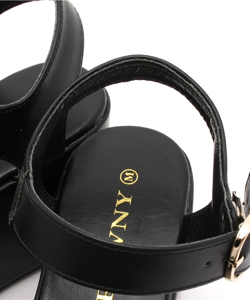 WEGO（ウィゴー）の「WEGO/フェイクレザー厚底サンダル（サンダル・レディース・ブラック/ホワイト・SMALL/MEDIUM/LARGE）」の10枚目の写真