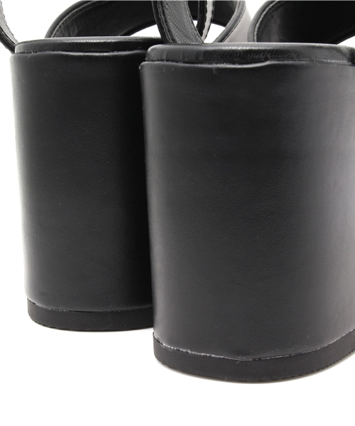 WEGO（ウィゴー）の「WEGO/フェイクレザー厚底サンダル（サンダル・レディース・ブラック/ホワイト・SMALL/MEDIUM/LARGE）」の11枚目の写真