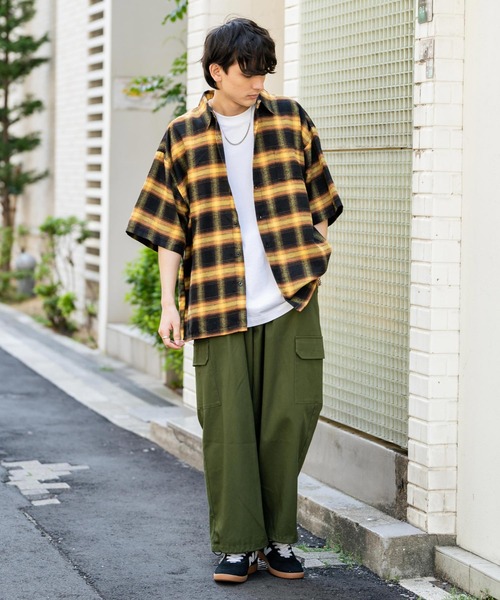 Rocky Monroe(ロッキーモンロー)の「オーバーサイズ レギュラーカラー オンブレチェック半袖シャツ(シャツ/ブラウス・メンズ・ブラック/パープル/イエロー/ブルー・M/L)」の20枚目の写真