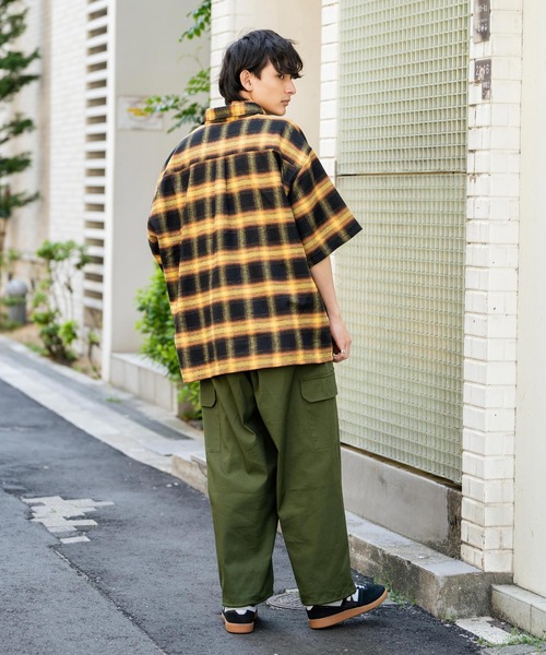 Rocky Monroe(ロッキーモンロー)の「オーバーサイズ レギュラーカラー オンブレチェック半袖シャツ(シャツ/ブラウス・メンズ・ブラック/パープル/イエロー/ブルー・M/L)」の21枚目の写真