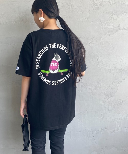 The Endless Summer（エンドレスサマー）の「[The Endless Summer/エンドレスサマー] 別注 サークルBUHI バックプリントTシャツ（Tシャツ/カットソー・レディース・ピンク/ブラック/ホワイト/ベージュ・XL/M/S/L）」の3枚目の写真