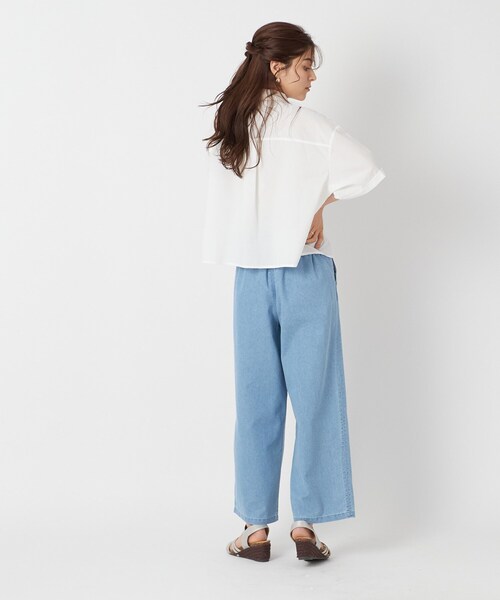 Cutie Blonde（キューティーブロンド）の「◆やわらかデニムでらくらく◎ タックワイドパンツ（デニムパンツ・レディース・ライトブルー/ネイビー・01/03/02）」の6枚目の写真