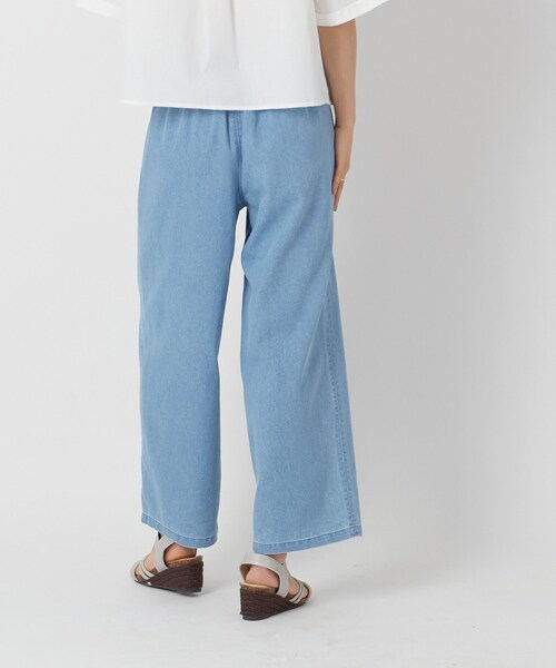 Cutie Blonde（キューティーブロンド）の「◆やわらかデニムでらくらく◎ タックワイドパンツ（デニムパンツ・レディース・ライトブルー/ネイビー・01/03/02）」の9枚目の写真