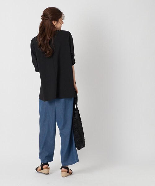 Cutie Blonde（キューティーブロンド）の「◆やわらかデニムでらくらく◎ タックワイドパンツ（デニムパンツ・レディース・ライトブルー/ネイビー・01/03/02）」の11枚目の写真