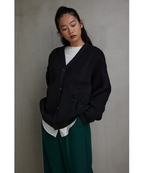 AZUL by moussy（アズールバイマウジー）の「スポンディッシュケーブルカーディガン（カーディガン/ボレロ・メンズ・ブラック/ベージュ/グレー/グリーン・FREE）」の2枚目の写真