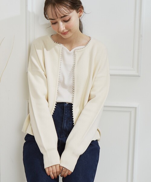 couture brooch（クチュールブローチ）の「◆【秋始まりの羽織に。】フェイクパールトリミングカーディガン（カーディガン/ボレロ・レディース・アイボリー/ブラック/サックスブルー・38/42）」の14枚目の写真