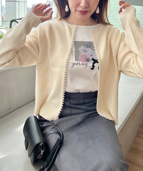 couture brooch（クチュールブローチ）の「◆【秋始まりの羽織に。】フェイクパールトリミングカーディガン（カーディガン/ボレロ・レディース・アイボリー/ブラック/サックスブルー・38/42）」の18枚目の写真