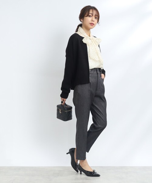 couture brooch（クチュールブローチ）の「◆【秋始まりの羽織に。】フェイクパールトリミングカーディガン（カーディガン/ボレロ・レディース・アイボリー/ブラック/サックスブルー・38/42）」の21枚目の写真