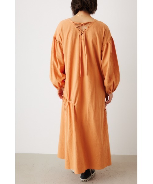 RODEO CROWNS WIDE BOWL（ロデオクラウンズワイドボウル）の「2WAY シャーリングロングワンピース（ワンピース・レディース・チャコールグレー/オフホワイト/オレンジ・FREE）」の7枚目の写真