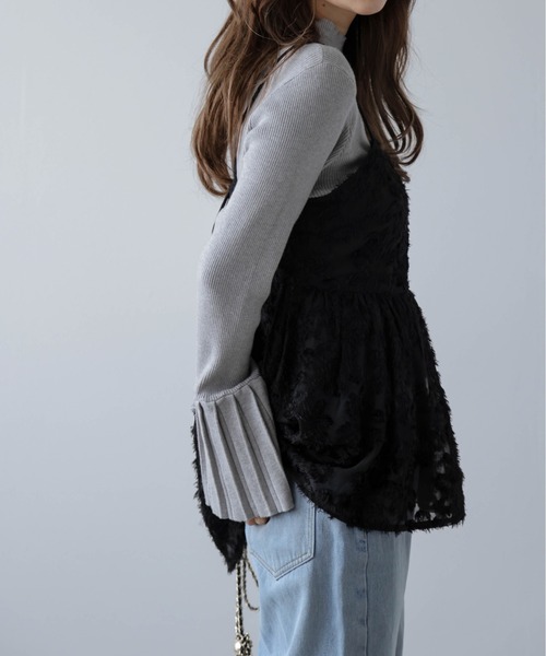 AMELY(エミリー)の「ジャガードペプラムキャミソール(キャミソール・レディース・ブラック/アイボリー・フリー)」の11枚目の写真