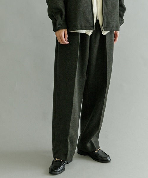 URBAN RESEARCH(アーバンリサーチ)の「ウールシャギータックワイドパンツ(その他パンツ・メンズ・ブラック/チャコールグレー/カーキ・MEDIUM/LARGE)」の11枚目の写真