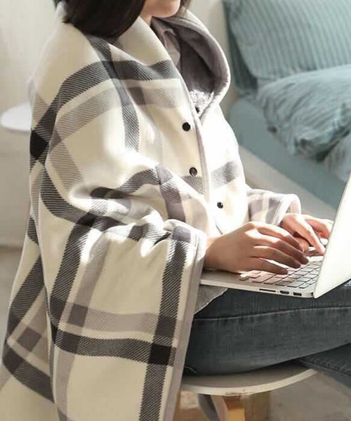 セール】巻いたり羽織ったりポンチョにもなる3WAYブランケット