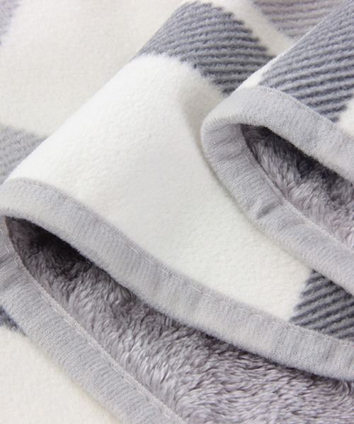 巻いたり羽織ったりポンチョにもなる3WAYブランケット（ブランケット