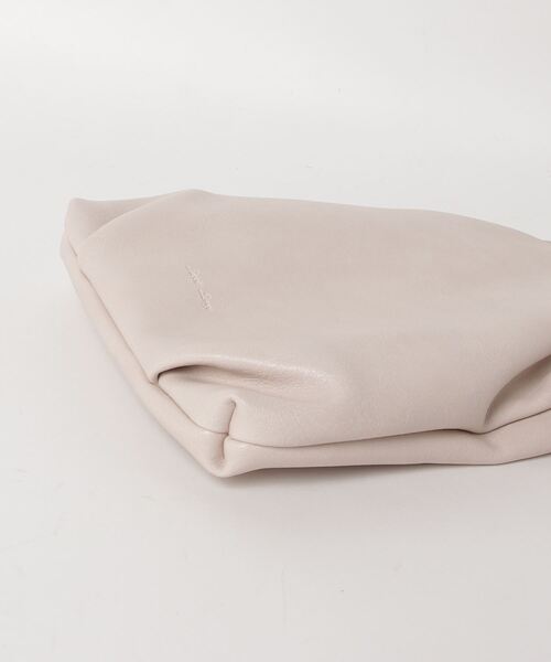 Legato Largo(レガートラルゴ)の「Legato Largo / パかっとがま口マイクロショルダー / LG-V0124(ショルダーバッグ・レディース・ブラック/キャメル/ダークグリーン/ベージュ/アイボリー・ONESIZE)」の7枚目の写真