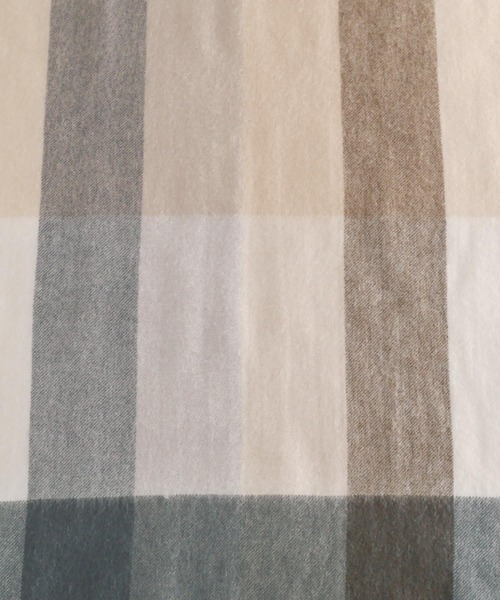 Filomo（フィローモ）の「[Filomo]カシミヤブレンドストールチェック無地（マフラー・レディース・ブルー系/イエロー/ベージュ/ベージュ系/キャメル/グリーン/レッド/ホワイト/ブラック/グレイッシュベージュ/ブラック系/レッド系・FREE）」の13枚目の写真