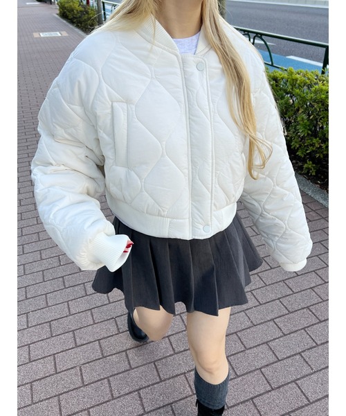 WC(ダブル シー)の「WC/ショートキルトナカワタMA-1(MA-1・レディース・ブラック/アイボリー・FREE)」の2枚目の写真