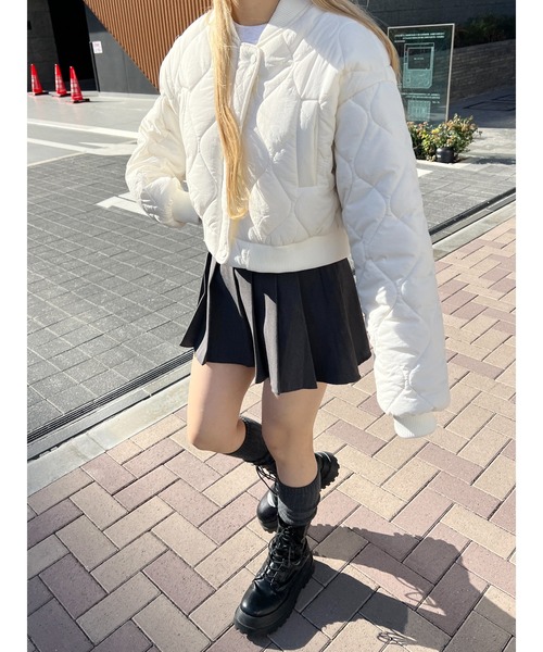 WC(ダブル シー)の「WC/ショートキルトナカワタMA-1(MA-1・レディース・ブラック/アイボリー・FREE)」の3枚目の写真