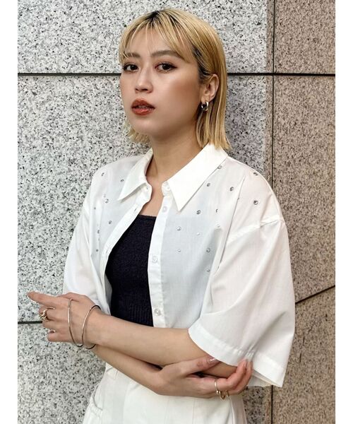 MURUA（ムルーア）の「ラインストーンクロップトシャツ（シャツ/ブラウス・レディース・ホワイト/ブルー/ブラック・FREE）」の11枚目の写真