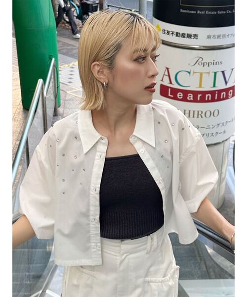 MURUA（ムルーア）の「ラインストーンクロップトシャツ（シャツ/ブラウス・レディース・ホワイト/ブルー/ブラック・FREE）」の12枚目の写真