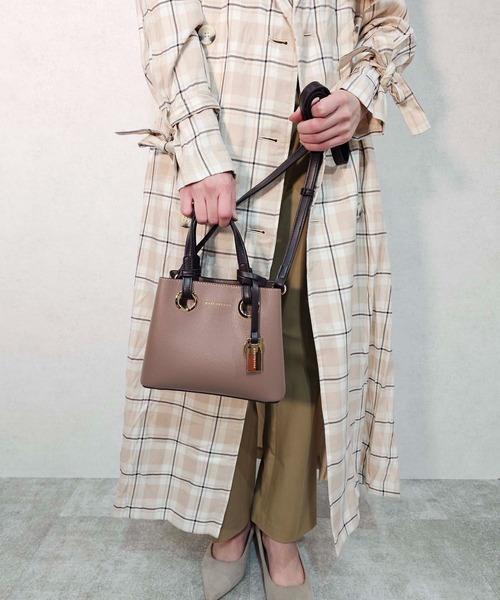 MERCURYDUO（マーキュリーデュオ）の「【MERCURYDUO/マーキュリーデュオ】メタルアイレット　ミニショルダーバッグ、ハンドバッグ（ハンドバッグ・レディース・キャメル/ピンク/ブロンズ/ブルー系その他/ゴールド/ベージュ/シルバー/オフホワイト/オリーブ/グレイッシュベージュ/アイボリー/ブラック・FREE）」の10枚目の写真