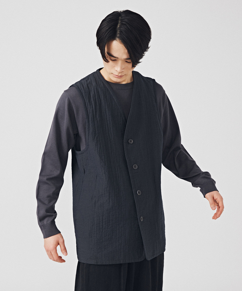 EDIFICE(エディフィス)の「クレータークロス ロングベスト(ベスト・メンズ・ブラック/ホワイト・FREE)」の9枚目の写真