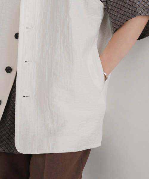 EDIFICE(エディフィス)の「クレータークロス ロングベスト(ベスト・メンズ・ブラック/ホワイト・FREE)」の12枚目の写真