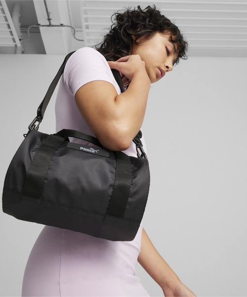 PUMA(プーマ)の「PUMA プーマ ウィメンズ コア ポップ バレル バッグ 5L(ショルダーバッグ・レディース・ベージュ系その他/ピンク/グリーン/ブラック・フリー)」の2枚目の写真