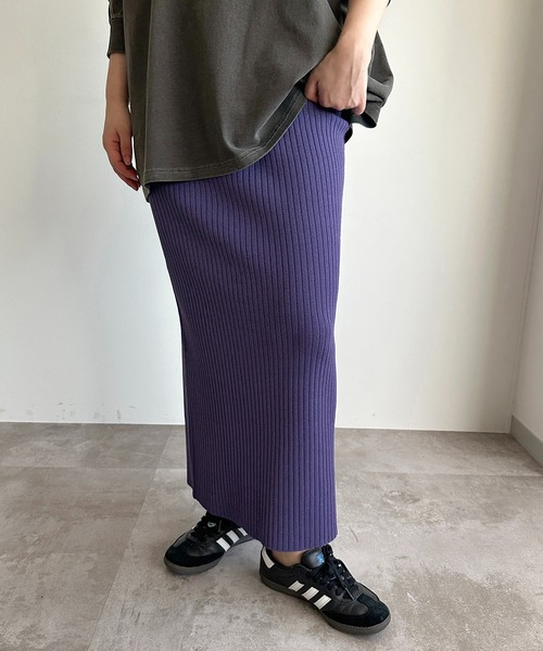 apres jour mignon（アプレジュールミニョン）の「サマーニットナロースカート【ZOZOTOWN限定アイテム】（スカート・レディース・パープル/チャコールグレー/グリーン/レッド/ブラック・X-LARGE/MEDIUM/SMALL）」の4枚目の写真