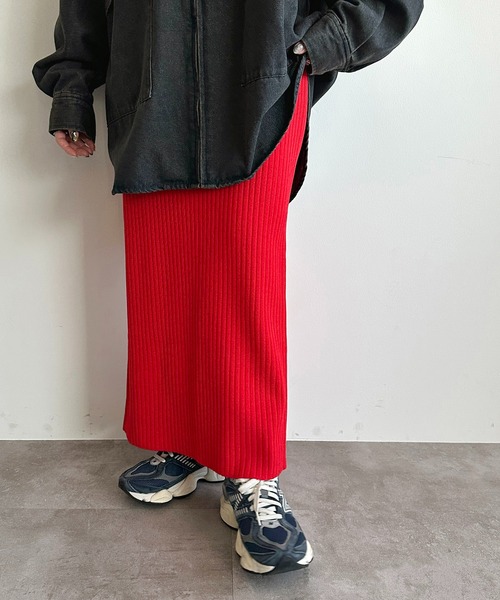 apres jour mignon（アプレジュールミニョン）の「サマーニットナロースカート【ZOZOTOWN限定アイテム】（スカート・レディース・パープル/チャコールグレー/グリーン/レッド/ブラック・X-LARGE/MEDIUM/SMALL）」の5枚目の写真