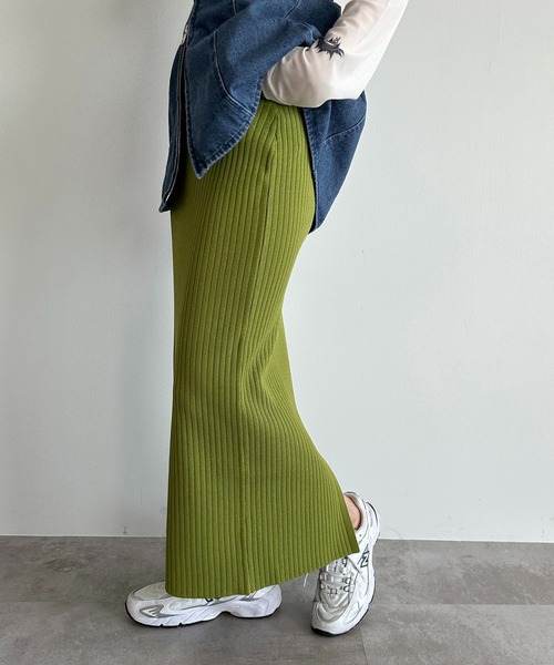 apres jour mignon（アプレジュールミニョン）の「サマーニットナロースカート【ZOZOTOWN限定アイテム】（スカート・レディース・パープル/チャコールグレー/グリーン/レッド/ブラック・X-LARGE/MEDIUM/SMALL）」の17枚目の写真