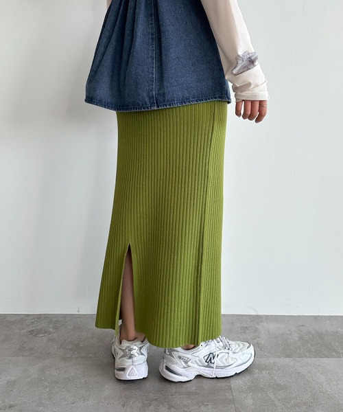 apres jour mignon（アプレジュールミニョン）の「サマーニットナロースカート【ZOZOTOWN限定アイテム】（スカート・レディース・パープル/チャコールグレー/グリーン/レッド/ブラック・X-LARGE/MEDIUM/SMALL）」の19枚目の写真