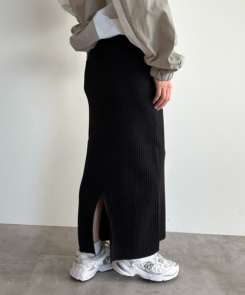 apres jour mignon（アプレジュールミニョン）の「サマーニットナロースカート【ZOZOTOWN限定アイテム】（スカート・レディース・パープル/チャコールグレー/グリーン/レッド/ブラック・X-LARGE/MEDIUM/SMALL）」の6枚目の写真