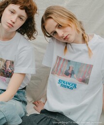 Stranger Things/ストレンジャーシングス　未知の世界 Stranger Things Photo カラーロゴTシャツ/ ストレンジャーシングス フォトカラーロゴTシャツ