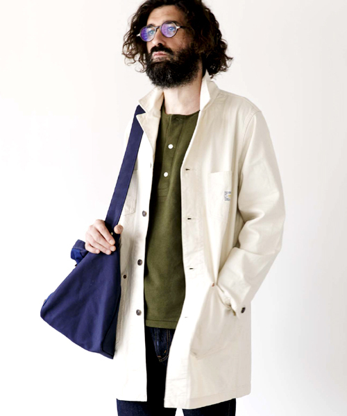 Denime(ドゥニーム)の「【MadeInJapan】ENGINEER SHOP COAT/エンジニアショップコート(ステンカラーコート・メンズ・オフホワイト/ネイビー/オリーブ・MEDIUM/LARGE/SMALL)」の4枚目の写真