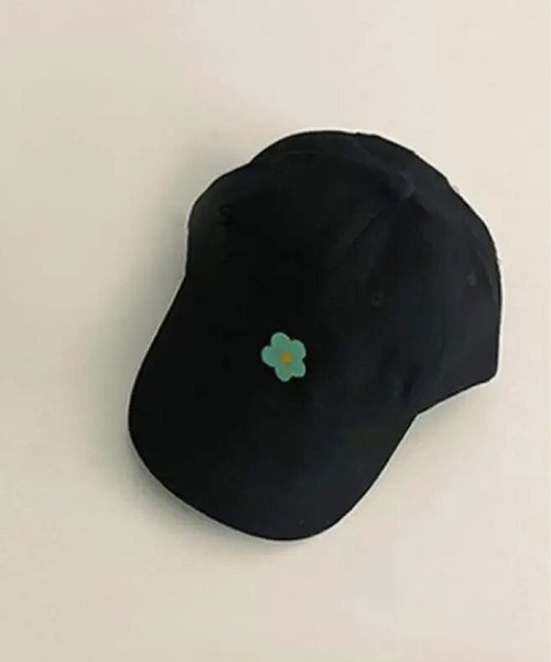 Bambin（ボンバン）の「【 Bambin / ボンバン 】 フラワー 刺繍 カラー キャップ（キャップ・キッズ・ピンク/ブルー/アイボリー/ブラック/ベージュ・FREE）」の2枚目の写真