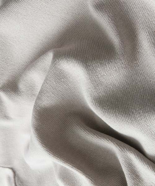 &. NOSTALGIA(アンドドットノスタルジア)の「【ZOZO限定】UVカットハート釦クルーネックシャリカーディガン(カーディガン/ボレロ・レディース・ホワイト/グレー/ブラック・M)」の6枚目の写真