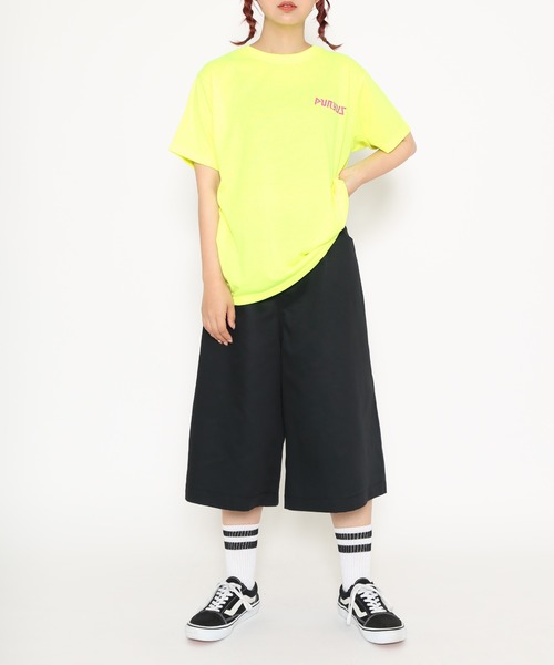 PUNYUS（プニュズ）の「恋愛しようぜ若者Ｔシャツ（Tシャツ/カットソー・レディース・ピンク/ホワイト/イエロー/ブラック・1/2/3/4）」の5枚目の写真