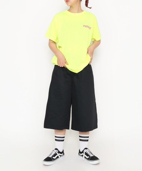 PUNYUS（プニュズ）の「恋愛しようぜ若者Ｔシャツ（Tシャツ/カットソー・レディース・ピンク/ホワイト/イエロー/ブラック・1/2/3/4）」の6枚目の写真
