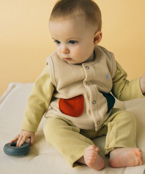 こども ビームス（コドモビームス）の「ベビー フリース ベスト 2024（70～80cm）（ベスト・キッズ・レッド系その他7/ホワイト系その他5/グリーン・80/70）」の5枚目の写真