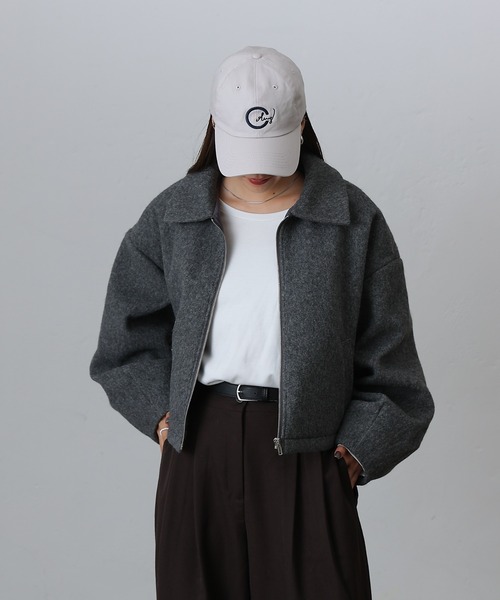 COLONY 2139（コロニートゥーワンスリーナイン）の「フェイクウールモッサボリューム袖ショートブルゾン（ブルゾン・レディース・ブラック/チャコールグレー/グレイッシュベージュ・FREE）」の11枚目の写真