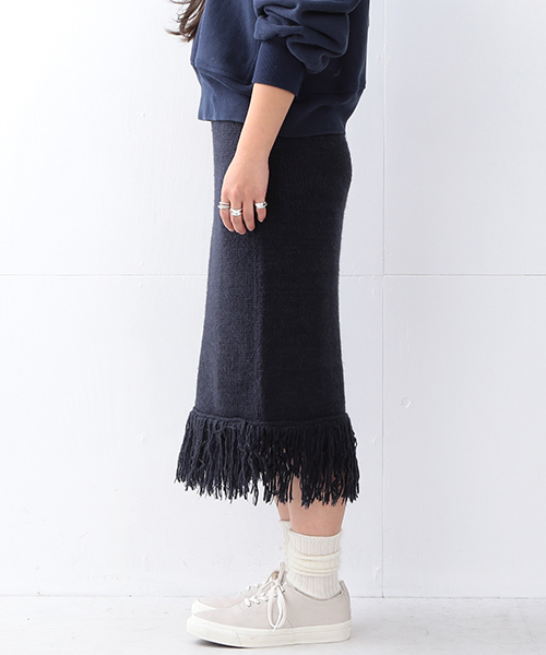 Ray BEAMS（レイビームス）の「Ray BEAMS / フリンジ ヘム ニット スカート（スカート・レディース・ブラウン系その他/ネイビー・1/0）」の17枚目の写真