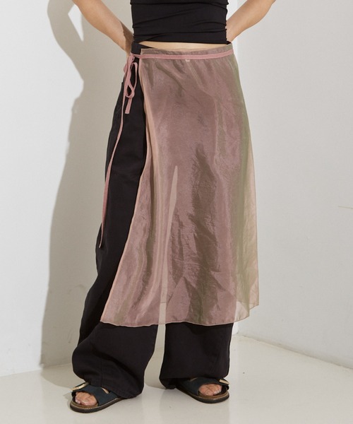 NOMINE(ノミネ)の「【セットアップ着用可】シアー ラップ スカート(スカート・レディース・グレイッシュベージュ/ピンク/ブラウン/ブラック・フリー)」の6枚目の写真