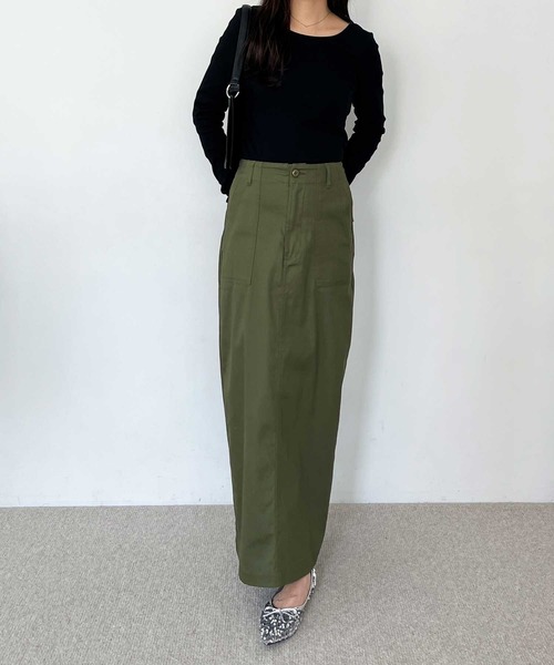 nelliy.（ネルリー）の「【新色追加】バックオープンリブトップス（Tシャツ/カットソー・レディース・グレー/オフホワイト/ブラック/グレイッシュベージュ/ホワイト×ブラック・LARGE/MEDIUM）」の13枚目の写真