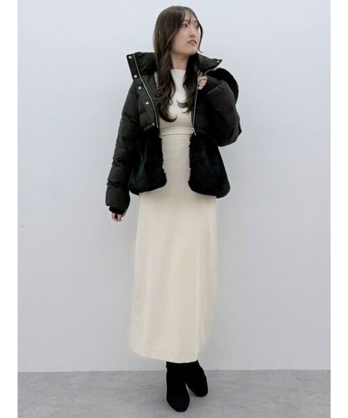 MERCURYDUO(マーキュリーデュオ)の「エコファーコート フーデッドペプラムダウン(その他アウター・レディース・アイボリー/ブラック・SMALL/MEDIUM)」の13枚目の写真