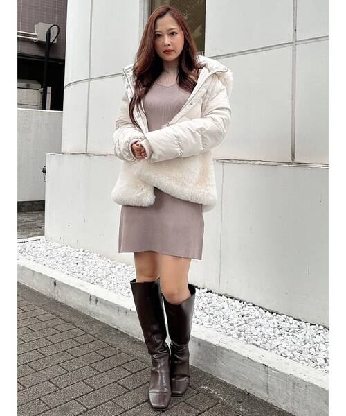 MERCURYDUO(マーキュリーデュオ)の「エコファーコート フーデッドペプラムダウン(その他アウター・レディース・アイボリー/ブラック・SMALL/MEDIUM)」の11枚目の写真